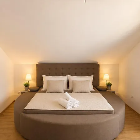 Villa Riverside Center Bihać